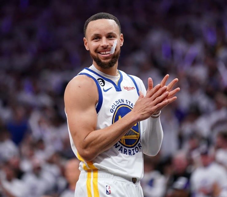 TheHoopCentral's tweet photo. STEPH CURRY HAS 43 POINTS. 🔥 https://t.co/xvX50PxQVs