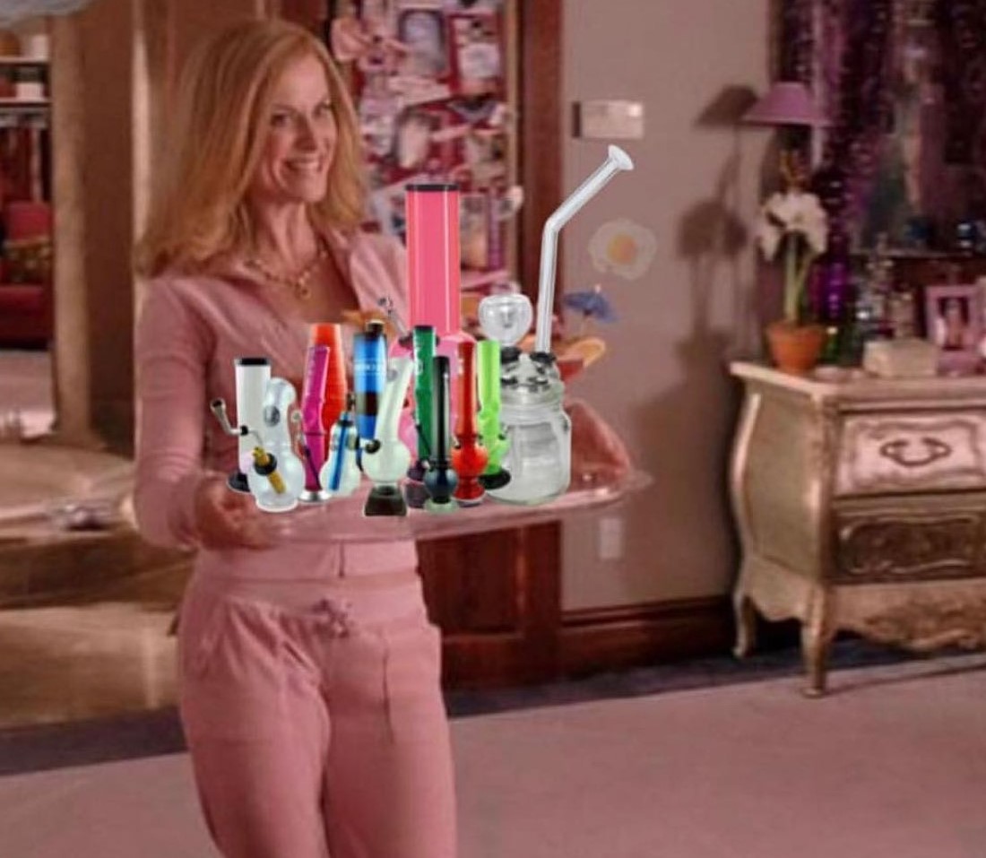 GeniusPothead's tweet photo. Me when I'm hosting for guests https://t.co/JyuMmSJDHX