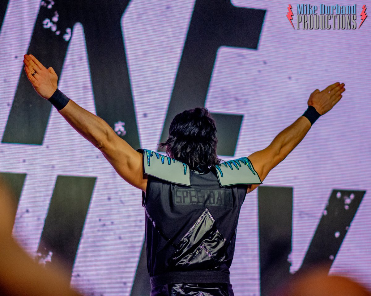 MikeDurband's tweet photo. Speedball Mike Bailey makes his entrance at #IMPACTWrestling #SpringSlugfest! @SpeedballBailey #Impact 

📸: Mike Durband Productions https://t.co/ZpSaCNXkZu