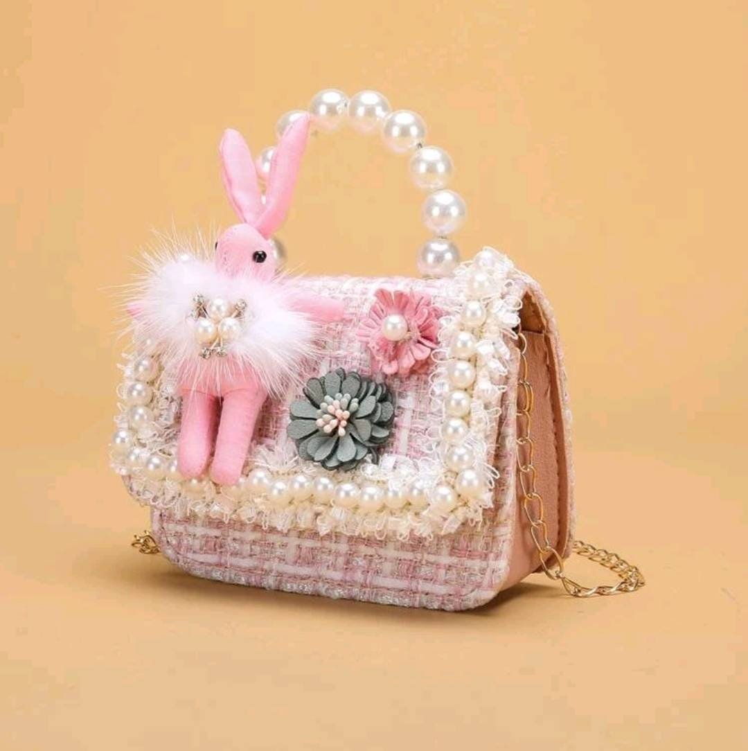 #etsy shop: Child's Bag - floral design

#etsyukseller #girlsbags #childsbag #kidsbags #childsbags #cutegirlsbag #dressupbags #girlsstockingfillers #girlsecretsanta #flowergirlbag #cutebagsforgirls #quirkycreationsni  etsy.me/3LEXjkv
