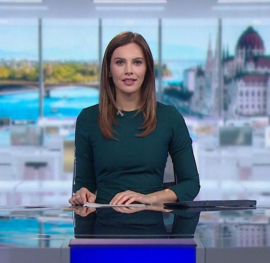 newuchim's tweet photo. Joó Zsanett #tvhost #Hungary https://t.co/B5NIi3MhRZ