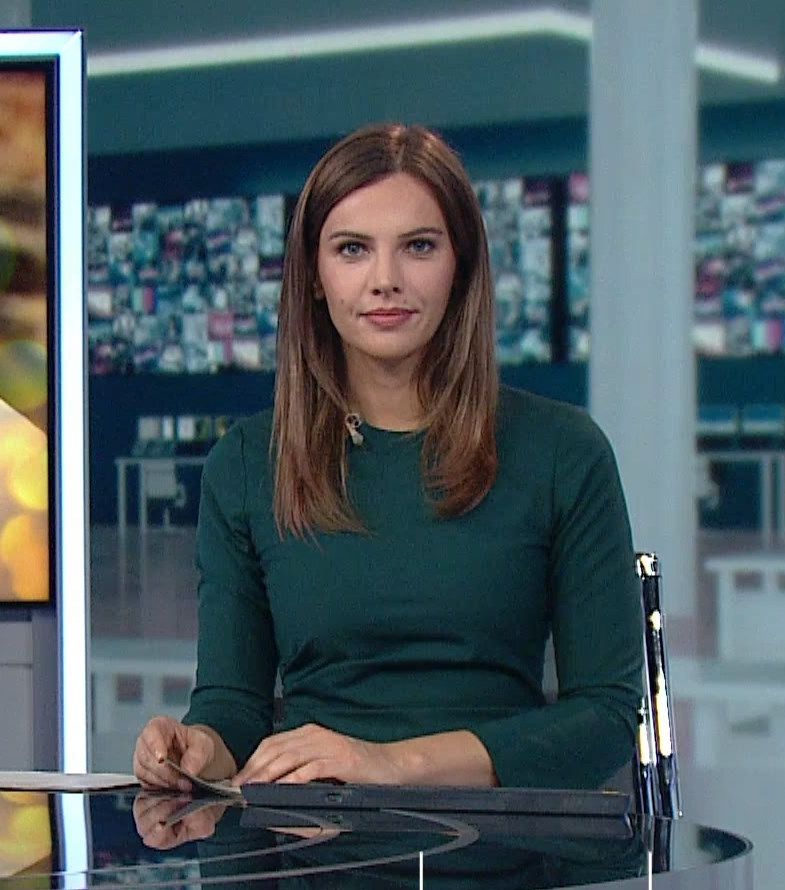 newuchim's tweet photo. Joó Zsanett #tvhost #Hungary https://t.co/B5NIi3MhRZ