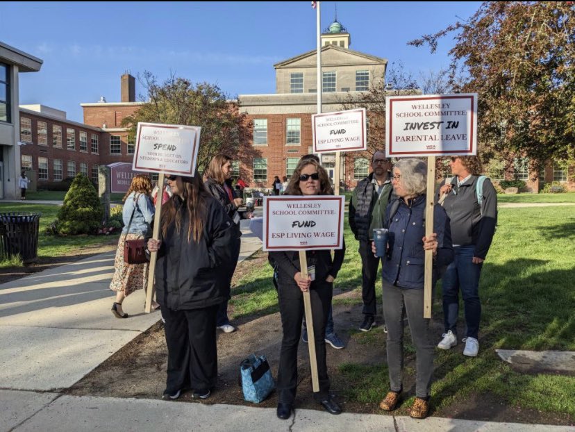 WEAunion's tweet image. WMS SOLIDARITY #WhatWillItTake #FairFive