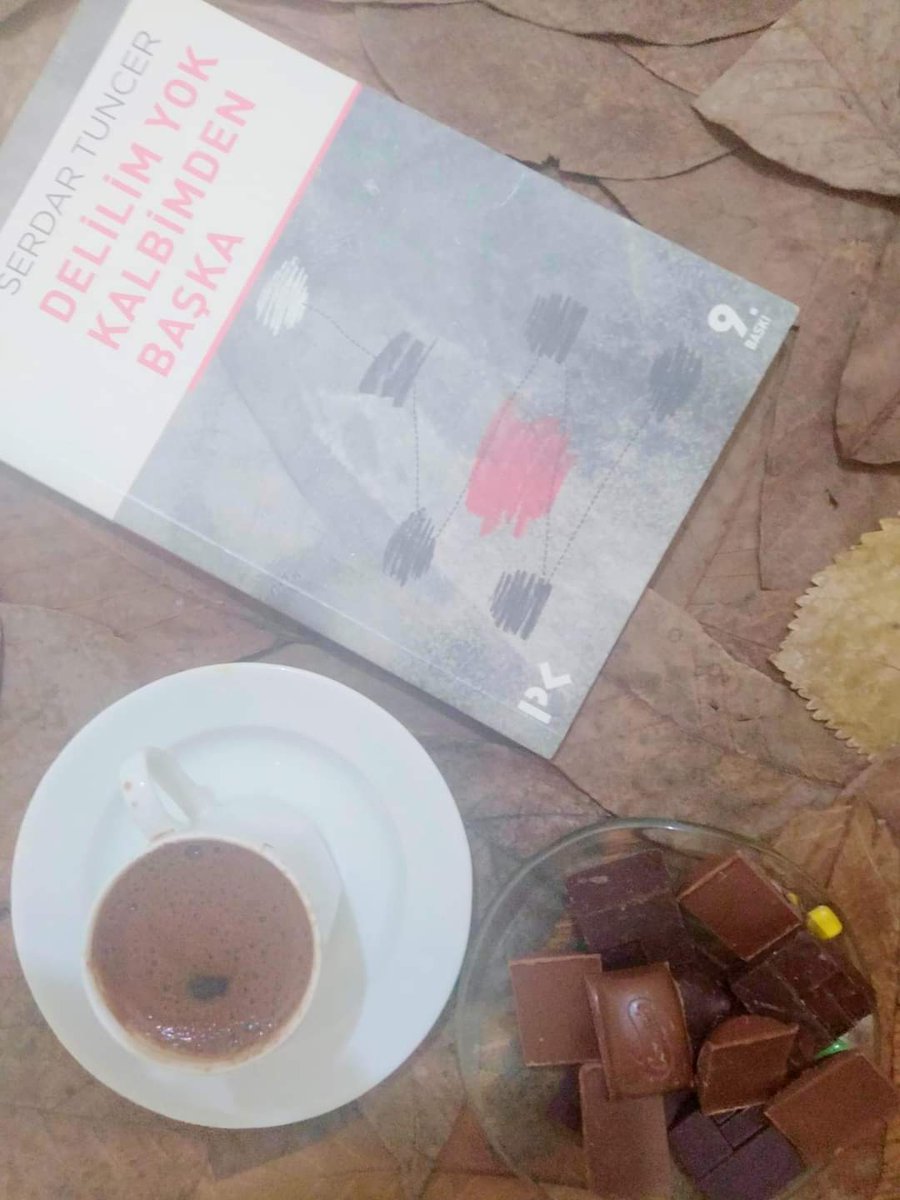 PDuragi's tweet photo. Bir kahve yap... Bir kitap seç ve dünyayı sessize al...🌙🌼

Gecemiz hayr olsun https://t.co/QzEKfVP6Rb