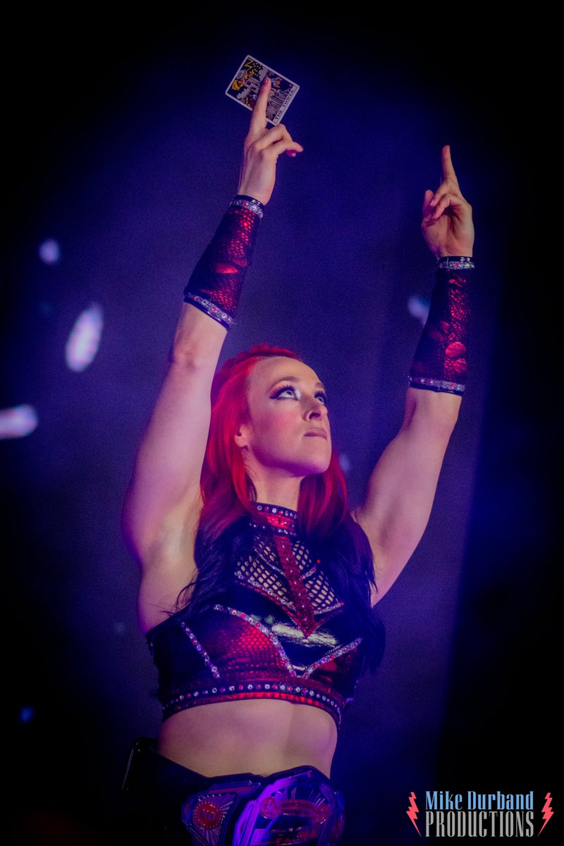 MikeDurband's tweet photo. KiLynn King makes her entrance at #IMPACTWrestling #SpringSlugfest! @KiLynnKing #ImpactWrestling 

📸: Mike Durband Productions https://t.co/tzG5a3jyIe