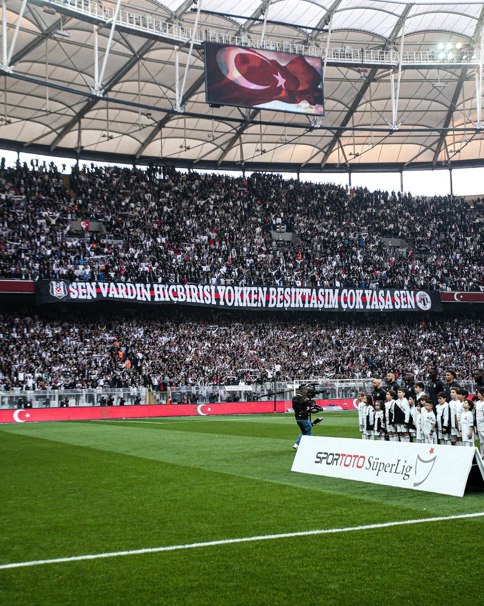 Sen vardın hiçbirisi yokken, Beşiktaşım çok yaşa sen. 🦅

#BJK