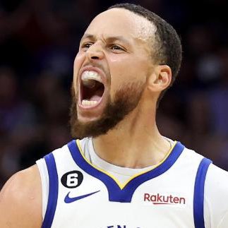 TheHoopCentral's tweet photo. LEBRON VS. STEPH. 🔥🔥🔥

Call it right now. Which team wins the series? https://t.co/NtEJje9zkH