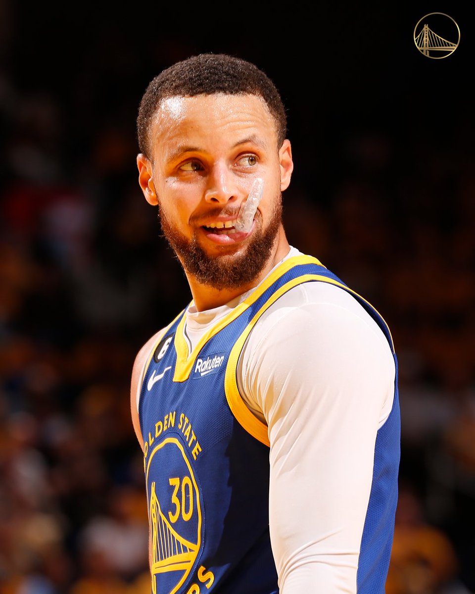 SwishUpdates's tweet image. Stephen Curry tonight:

50 points
8 rebounds
6 assists
1 steal
7 threes

WHAT A PERFORMANCE. 🔥🔥🔥