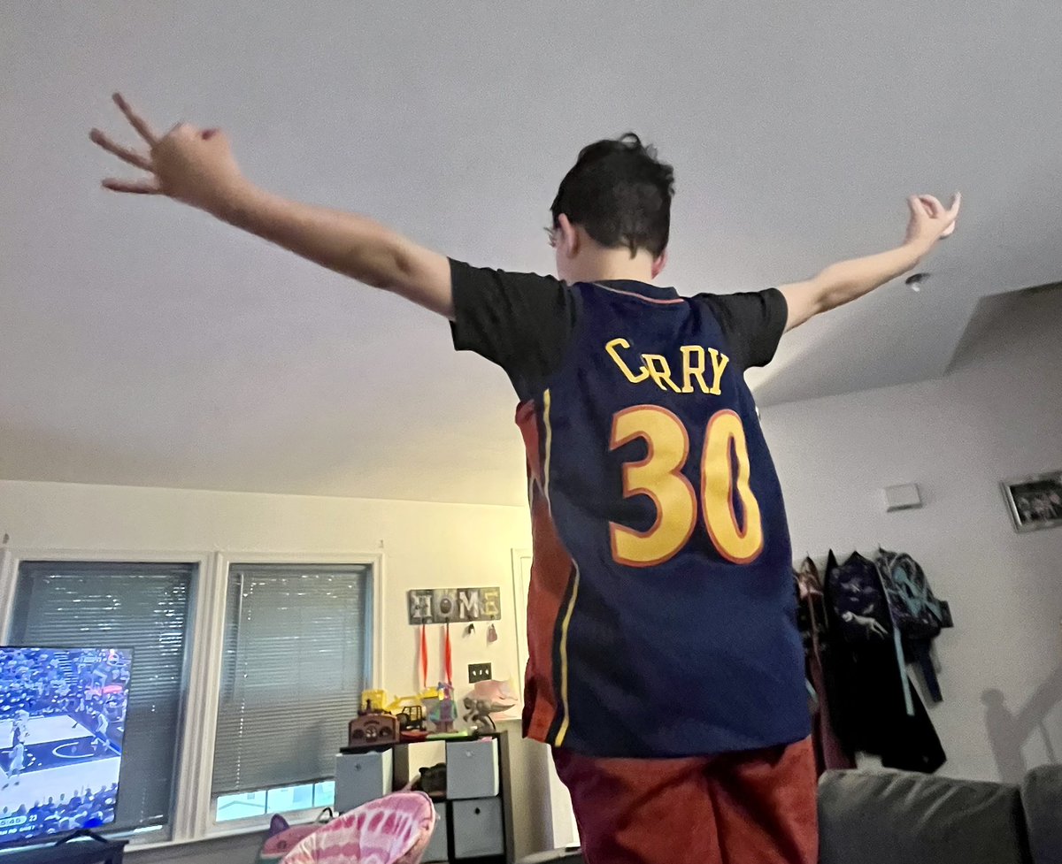 ZaktheMonster's tweet photo. My son got a little hyped watching Steph go off today #NBAPlayoffs https://t.co/y8H27DVTPs