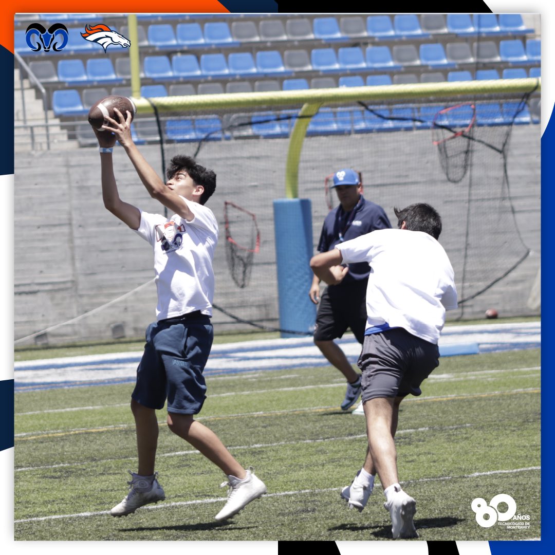 BorregosMty's tweet photo. Gracias por su visita @BroncosEspanol, un placer compartir con ustedes y desarrollar el deporte JUNTOS 🤘🏈🙌

#BorregosMeetBroncos #80Tec https://t.co/YdrO7XzfMB