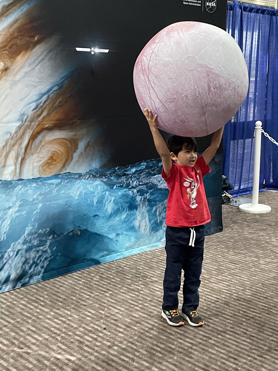 lhfauconnet's tweet photo. Day two of the @EuropaClipper exhibit at #ExploreJPL coming in strong! https://t.co/MfXoqnoswE