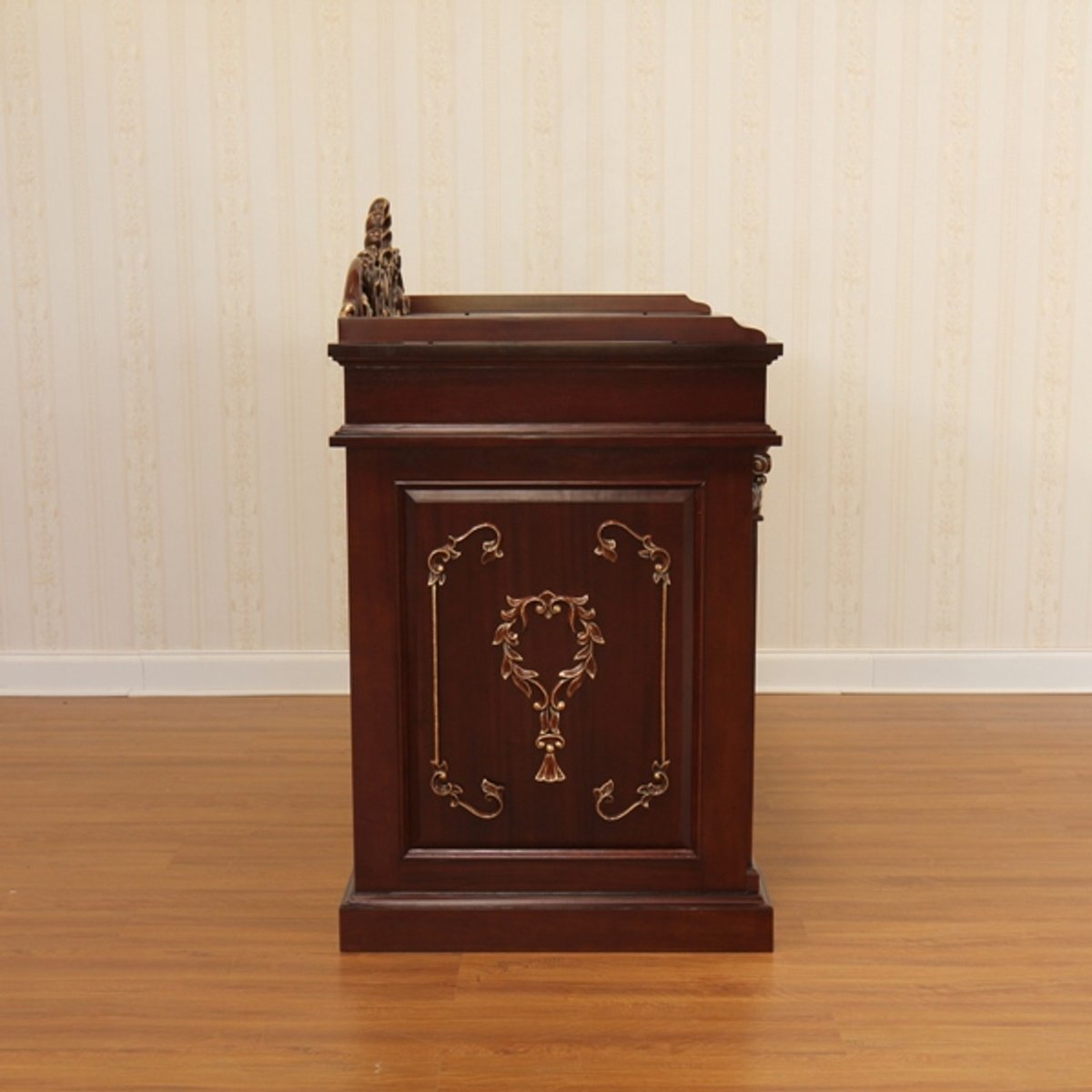 MahoganyMills's tweet photo. Experience the fusion of tradition and customization with RF 020 - Small Bhima. Perfectly designed for your synagogue or church. Contact us at 1-240-247-2689 for more info! 

#SmallBhima #Synagogue #SynagogueFurniture #ChurchFurniture #JewishWorship #SacredSpaces #CustomMade https://t.co/THCYL8QSmJ