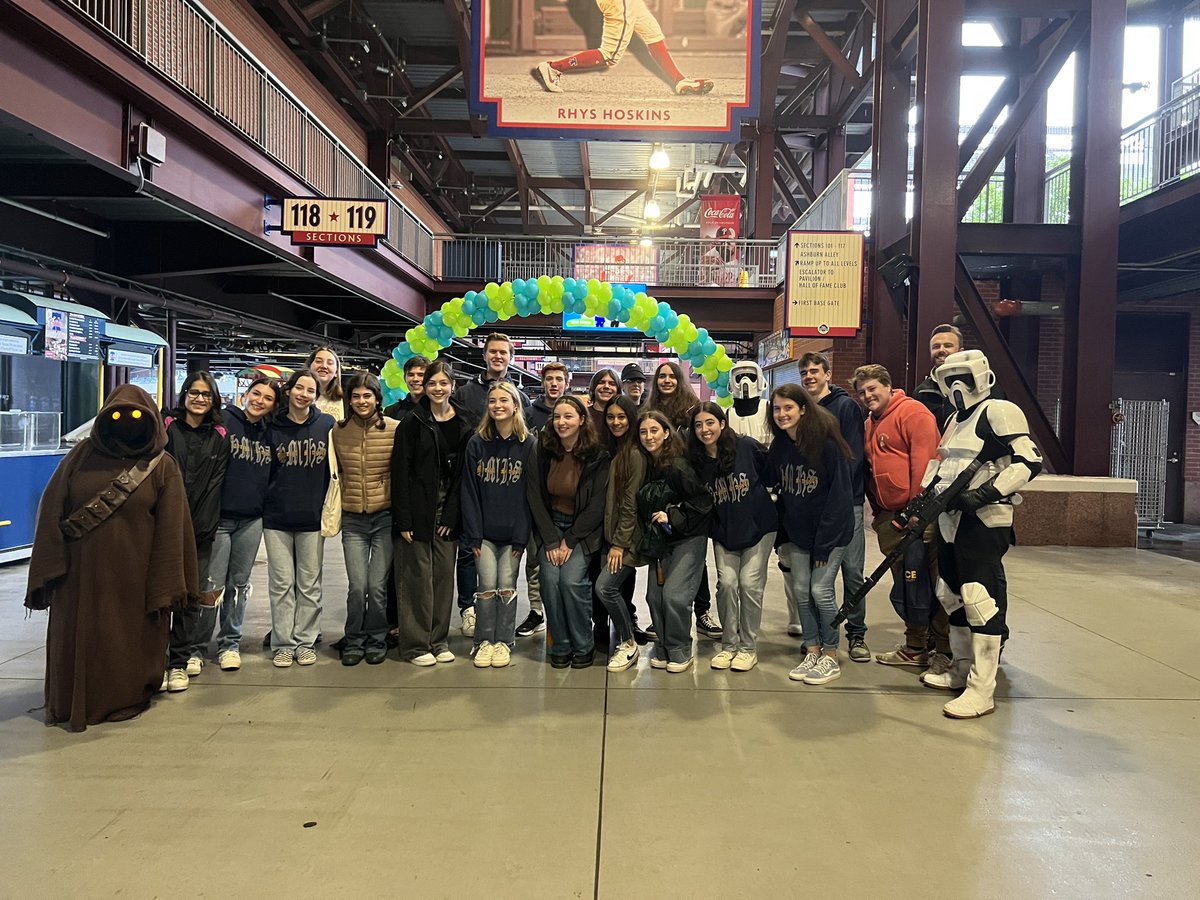 HMHSChoir's tweet photo. The @HaddonfieldHS Madrigals helped kickoff the #ForPetesSake annual walk by singing the national anthem.
Thank you #ForPetesSake &amp; Citizens Bank Park for hosting a wonderful event: “We walk so that families facing cancer never have to walk alone!” https://t.co/Qw5RPDtNPa