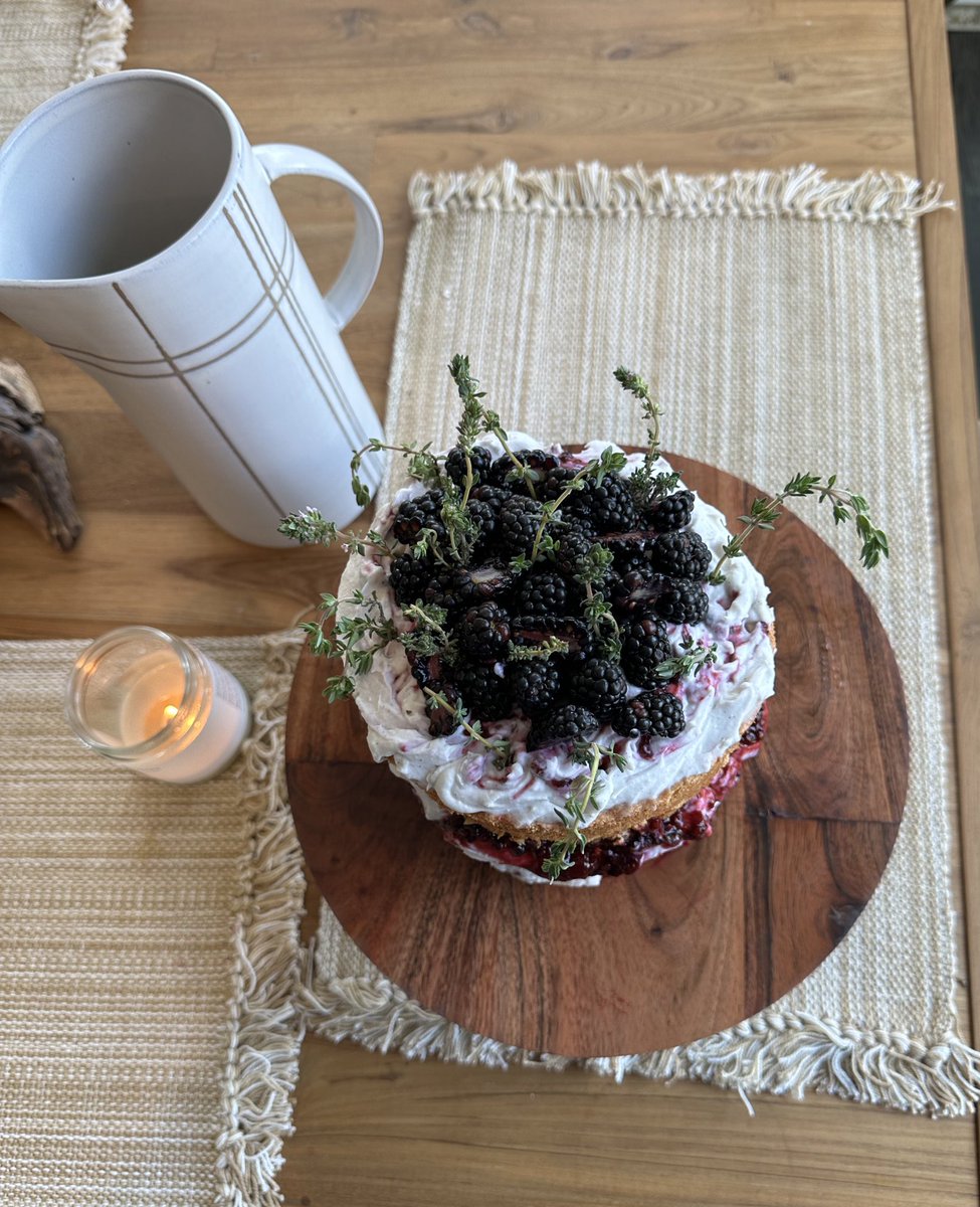 theclovecoterie's tweet photo. Unfortunately for my haters I’m baking delicious and whimsical treats. 

Vanilla bean sponge cake, spiced blackberry thyme jam, vanilla bean thyme whipped cream, all dairy free 🫶🫶 https://t.co/BJsUQHPyqu