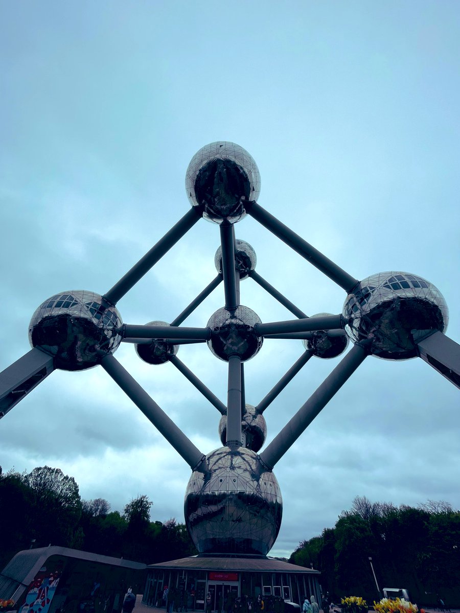 Rodrigo_Toxic's tweet image. Les daré un consejo, no sean de esas personas básicas que solo van a los lugares a tomarse fotos, suban, entren, conozcan la historia de lo que visitan… Es algo que siempre hago cuando viajo ✌️🇧🇪
#Atomium #VisualSystem #Belgica