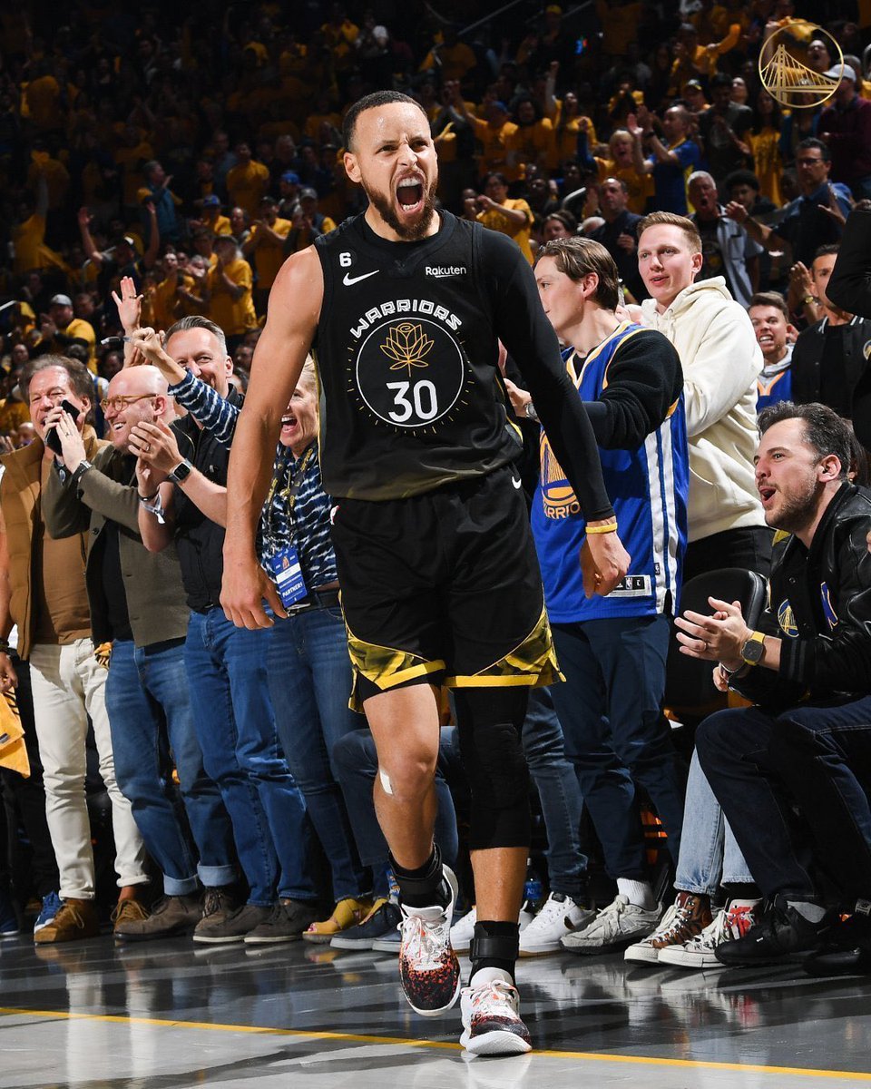 DrGuru_'s tweet photo. Sacramento Kings this season: 

- Highest offensive rating of all time
- 2 All Stars
- Coach of the Year
- Clutch Player of the Year

…and Steph Curry just pulled off an 0-2 comeback from the 6th seed to end their season 🤯 https://t.co/pmGcYx1XTB
