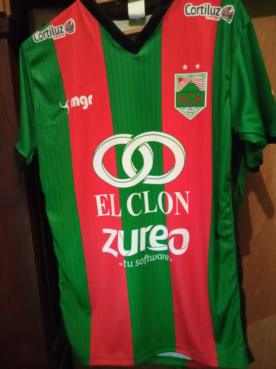 RamplaJFC1914's tweet photo. SORTEO

¿Querés ganarte la camiseta del mejor jugador del Torneo Competencia?
La de LEO MELAZZI, donada por él para los hinchas de Rampla! 

Condiciones:
- Seguir esta cuenta @RamplaJFC1914 
- RT a este tweet

Los ganadores los estaré anunciando el Sábado 

Vamos Rampla 🔴🟢 https://t.co/xLA2MHgP8L