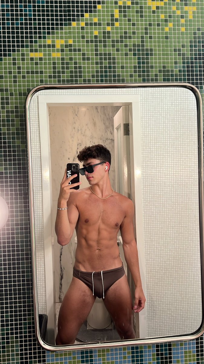 loganblake_'s tweet photo. 🙃🙃 https://t.co/eYULrphBUb
