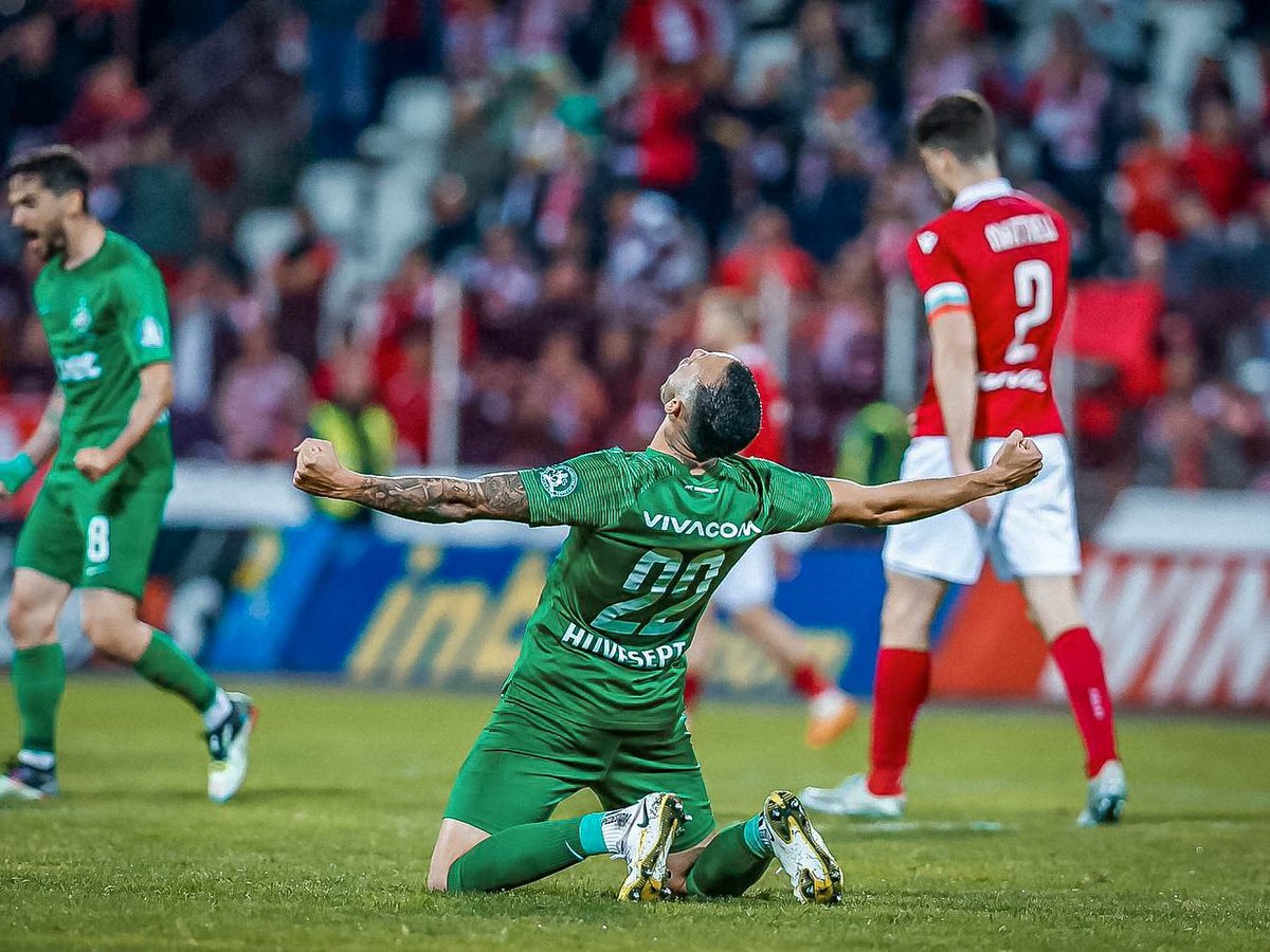 francorusso_'s tweet photo. Mi equipo ! 👊 Había que ganar y se ganó ! Vamos carajo ! 🟢🟢 @pfcludogorets1945 🦅💪 My team ! 👊We had to win and we won! Come on ! 🟢🟢 @pfcludogorets1945 🦅💪 https://t.co/miYCY2AoCp