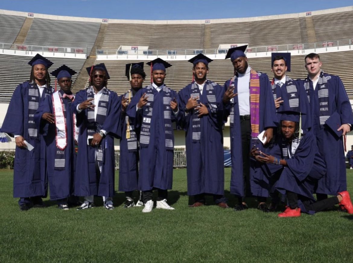 SheLovesThee 🔔 tweet media