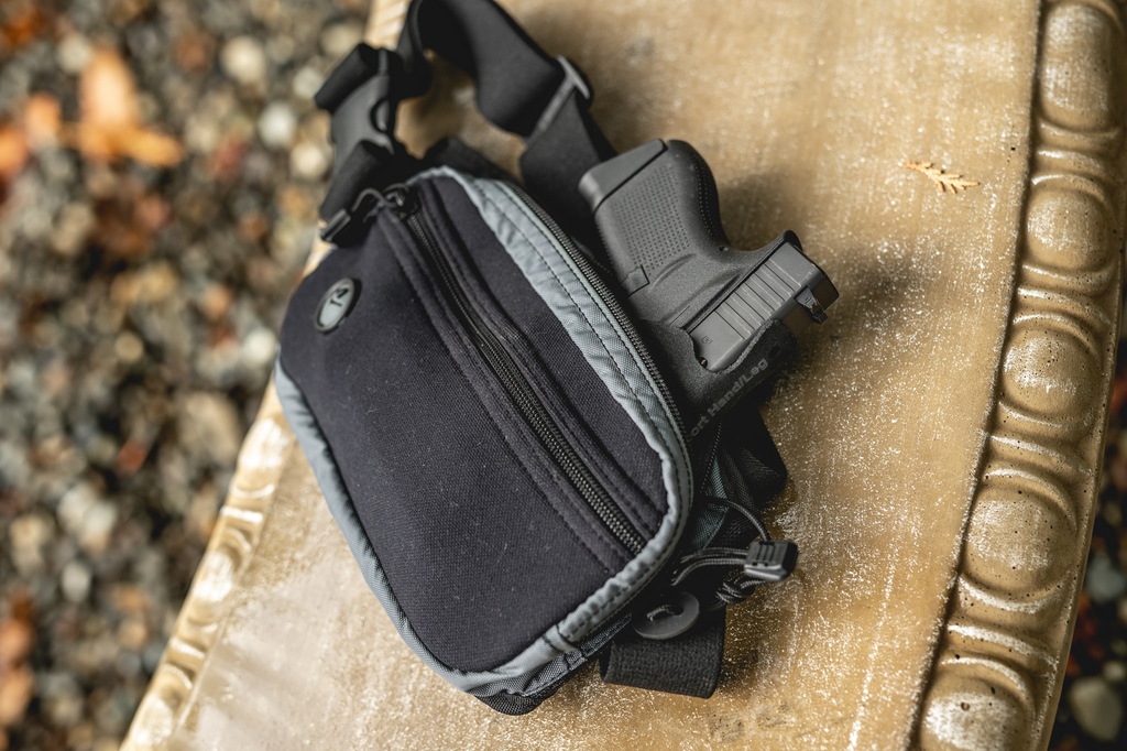 galcogunleather's tweet photo. Galco's FasTrax PACโข waistpack is designed to blend with casual modern clothing styles while discreetly carrying a compact defensive handgun ready for instant action.
We offer multiple sizes and styles. Get your FasTrax PAC here: https://t.co/QAilao0TFP
#galco #waistpack #ccw https://t.co/wdEsndOzIR