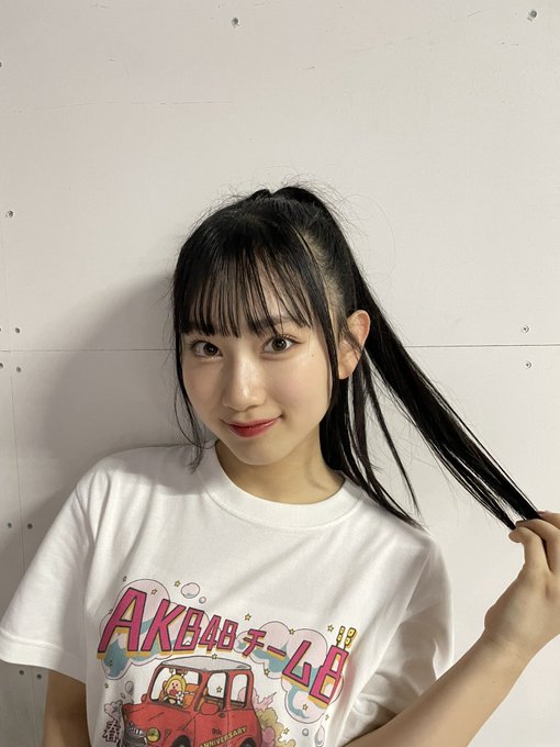 AKB48 サイン入りTシャツ