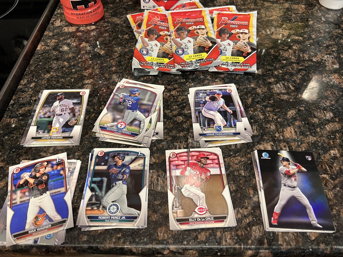dukefanclee's tweet photo. @Topps Just curious, anyone else buying Blaster boxes that should have 72 cards only getting 64??? I opened 4 packs that only had 10 cards (should be 12), the other 2 packs had 12. https://t.co/PNSLRUCTkM