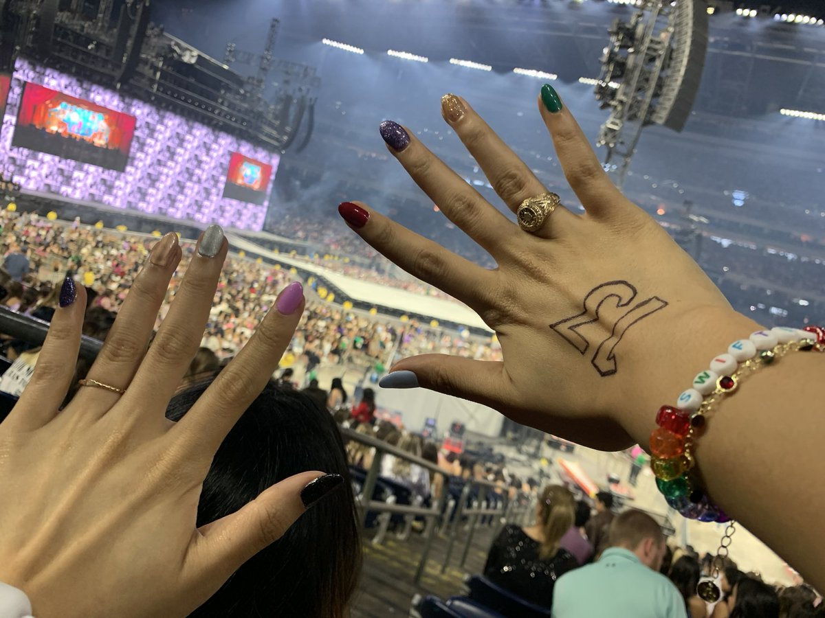 gkends17's tweet photo. @TAMU Houston Night 2!! https://t.co/RlCa7pjDf4