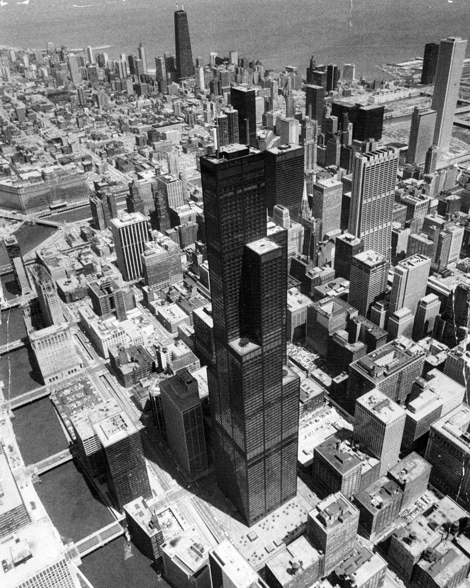 briancassella's tweet photo. An aerial view of the Willis Tower last week to mark its 50th anniversary, and a similar view by Tribune photographer John Bartley taken in 1974. Willis has more friends now.

https://t.co/EVNMzN1E9H https://t.co/2ZcWR3QVlO