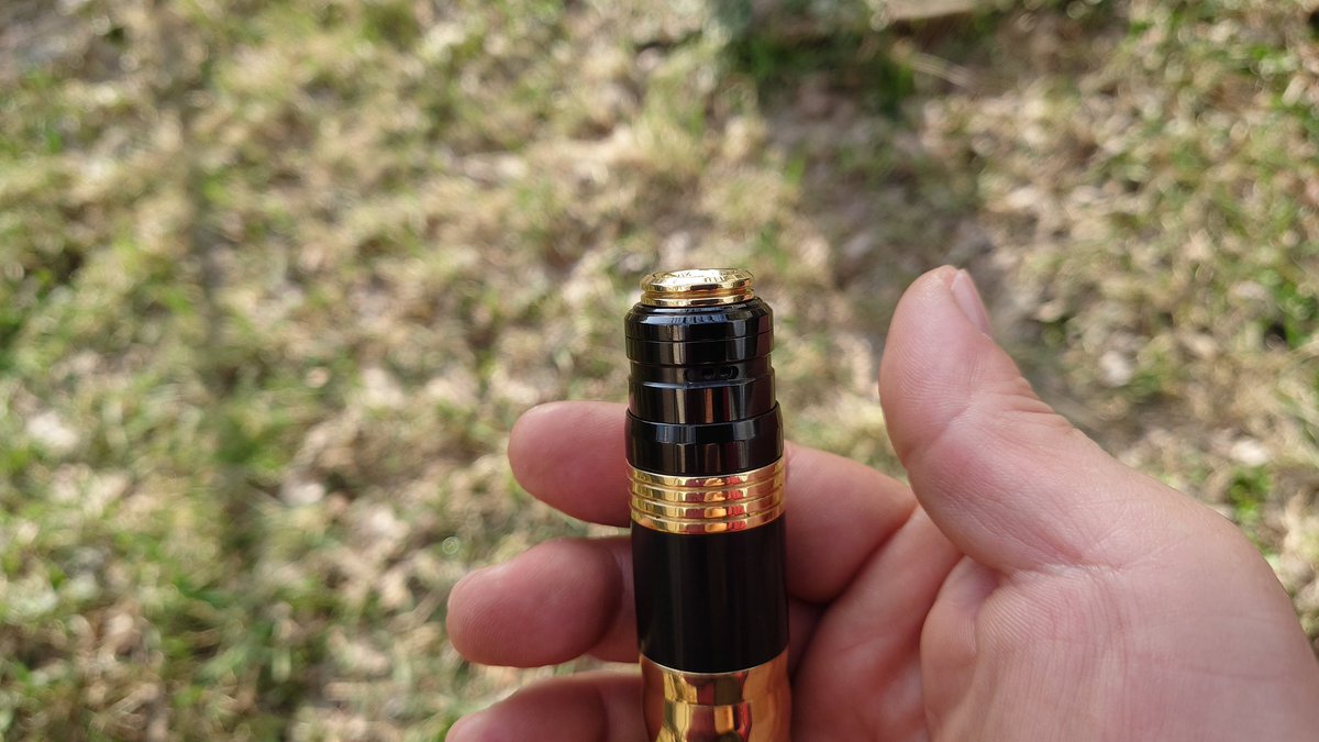 CebrjowHwScHCkj's tweet photo. 皆さんおはよっチェ😆👍今日も宜しくご安全に。🙇💦Laya MOD + #AXIALrda 😋💦#VAPE #vape好きな人と繋がりたい #VAPE好きと繋がりたい #VAPE初心者 #しっくりセットアップ #UnicornVapesInc #massmods https://t.co/UsDXuWLTqu