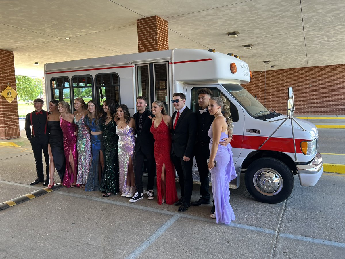 AYSShuttle_Taxi's tweet photo. Dear Prom, We love transporting your young people.  That’s all for now.  Love, At Your Service Shuttle https://t.co/OyBBmThoY7