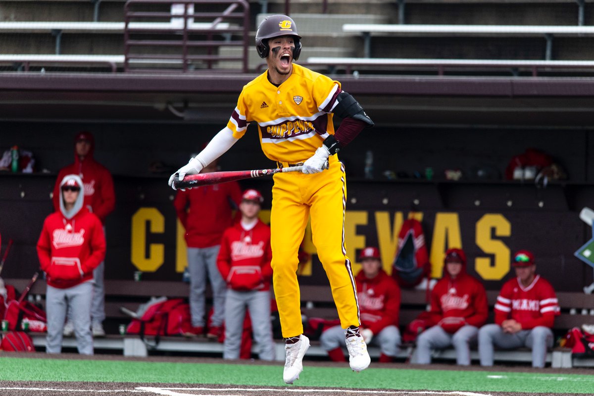 CMUBaseball's tweet photo. Pure emotion.

#FireUpChips🔥⬆️⚾️ https://t.co/AEDH5znSiY