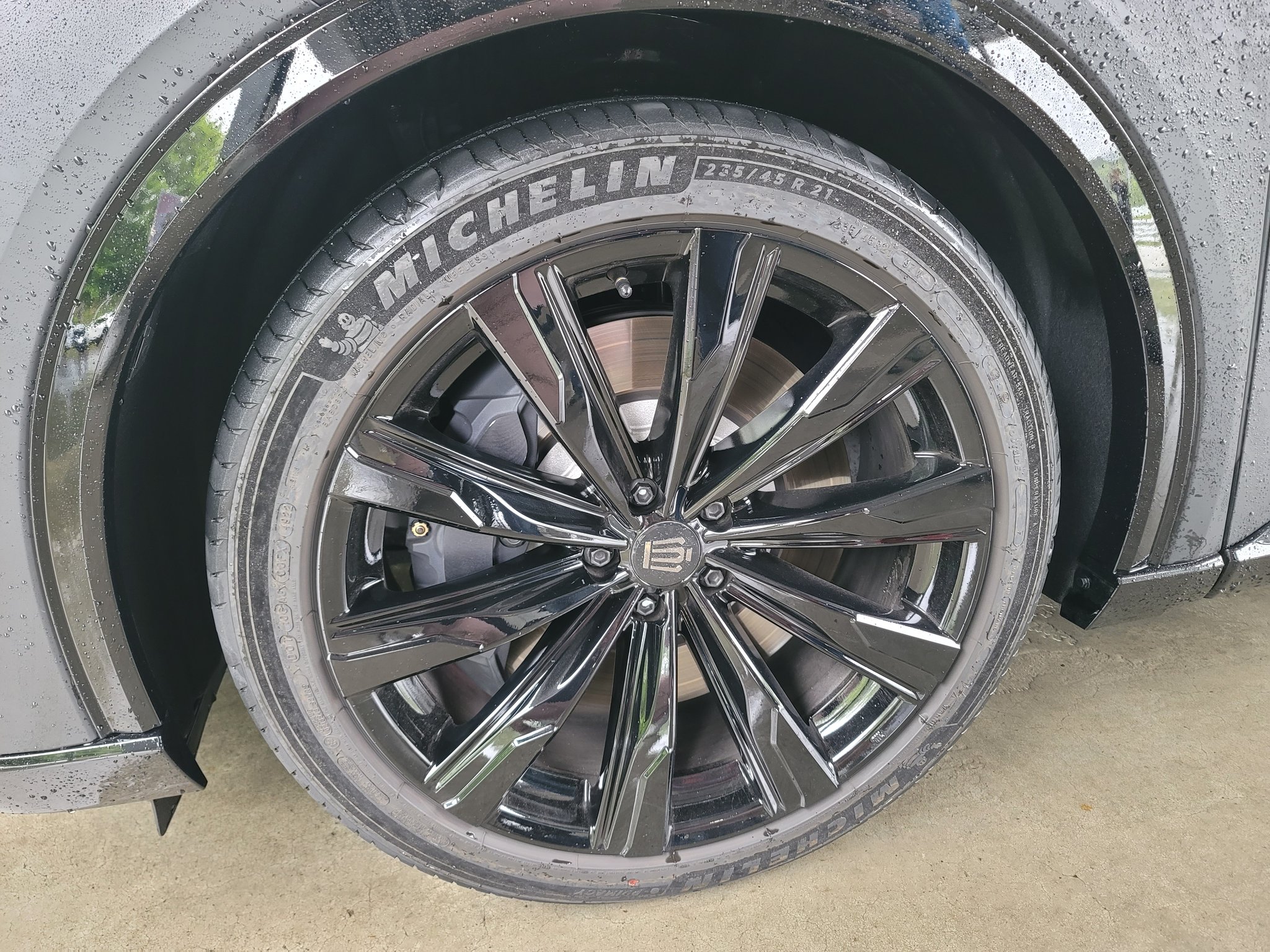 クラウンスポーツ ミシュランe.PRIMACY 235/45R21 締まら 新品 クラウンスポーツ ミシュランe.PRIMACY 235/45R21 締まら 新品