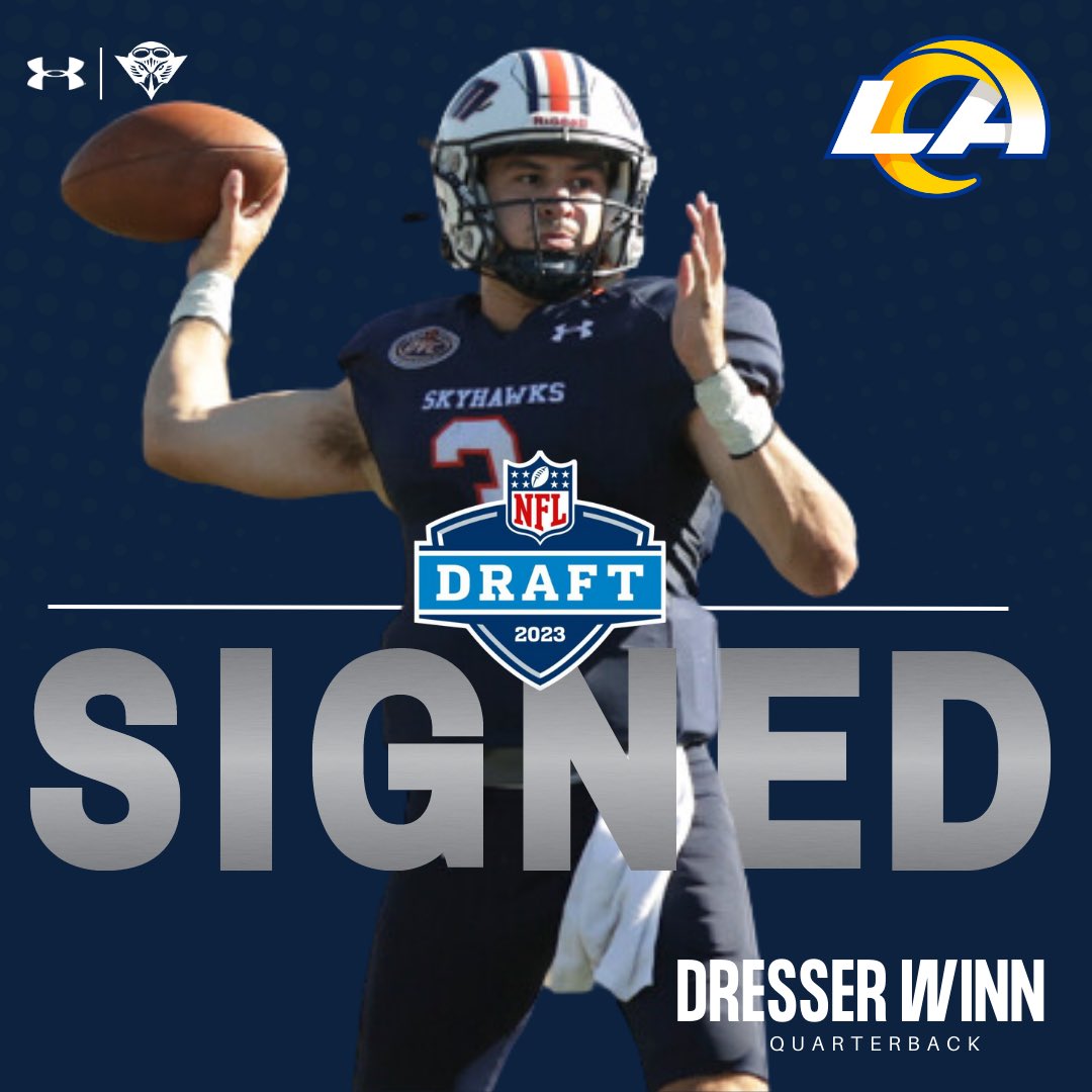 UTM_FOOTBALL's tweet photo. Martin ➡️ LA 🌴@dresserwinn 

#winnerswearblue #Martinmade https://t.co/sV9HT9fNQJ