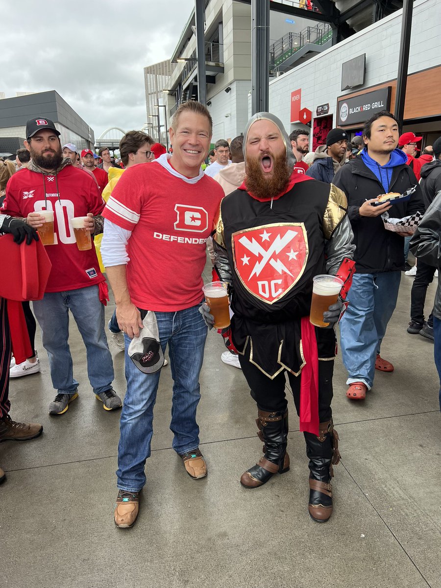 stevechenevey's tweet photo. Great to meet so many @fox5dc viewers at today’s @XFLDefenders game - great energy great win! 📺 🏈 https://t.co/vHCmvvO36W