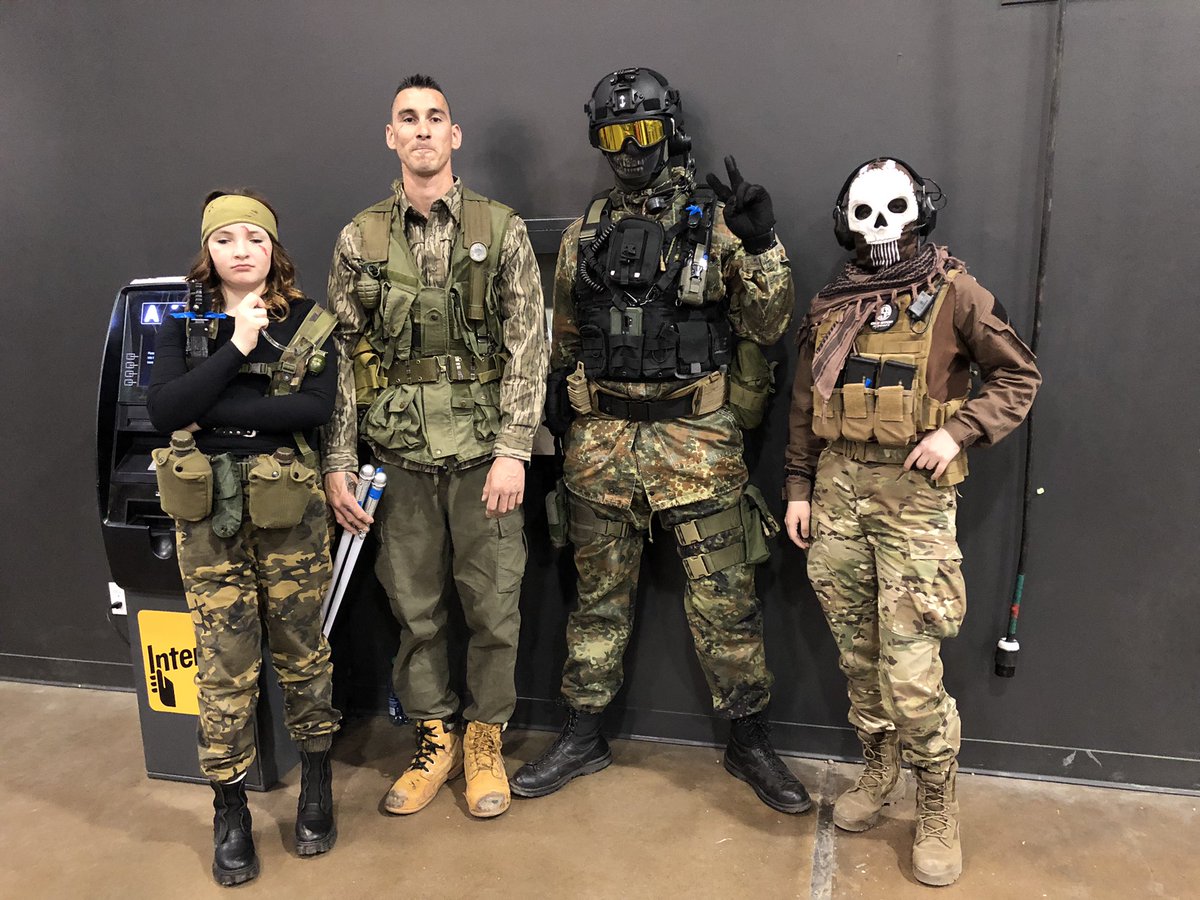 CallsignMothrah's tweet photo. Stuff from Expo, got a signed funko from @JustineHuxley, one of the only reasons I came to the expo 🥹🫶 #cosplay #calgarycomicexpo #CalgaryExpo #CalgaryExpo2023 https://t.co/fzZHd2cRYJ