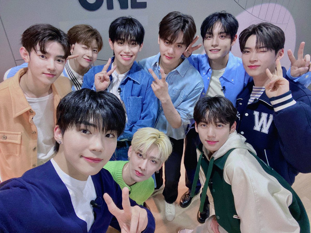 starryeop's tweet image. zerobaseone (ZB1) members as LUCY songs

— a thread ♡