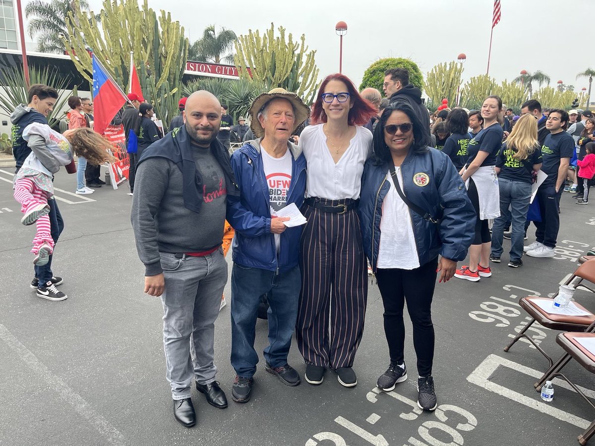 LauraFriedmanCA's tweet photo. Thank you @jworldwatch for gathering hundreds together today at your annual #walktoendgenocide to call attention to #genocides &amp; atrocities. When they divide, we unite. When they hate, we love. When they try to silence, we speak out. @KatyY @ANCA_DC @CW_HeatherHutt @sjoberstein https://t.co/Y7KtidO9FZ