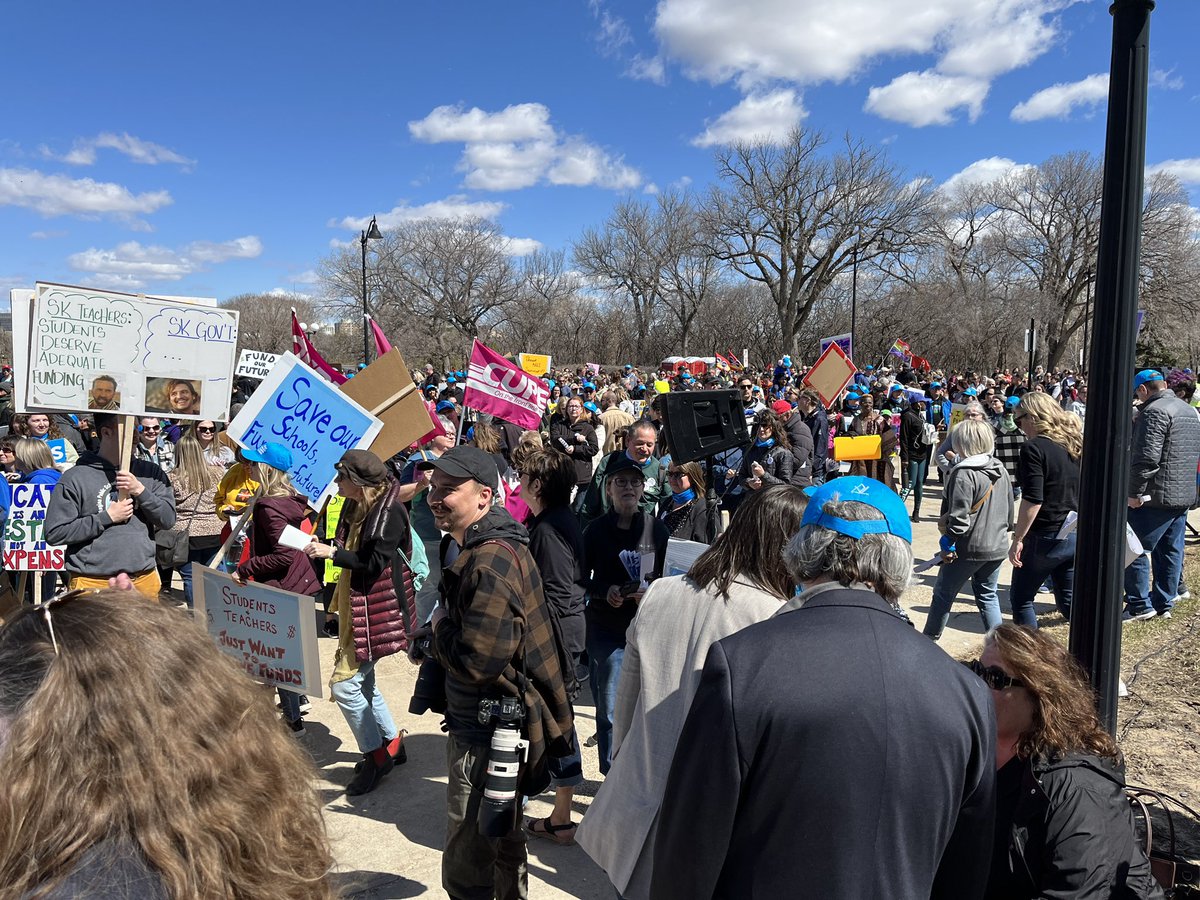 Members of the CTA made their way to Regina yesterday to join 3000 others who came to #MakeNoise4Ed. Join #tellthemtuesday, talk to your MLAs (<a href="/everetthindley/">Everett Hindley</a>—thanks for listening), and tell everyone you know how funding cuts hurt our kids. <a href="/SaskTeachersFed/">Saskatchewan Teachers' Federation</a> <a href="/STFPresident/">Samantha Becotte</a>