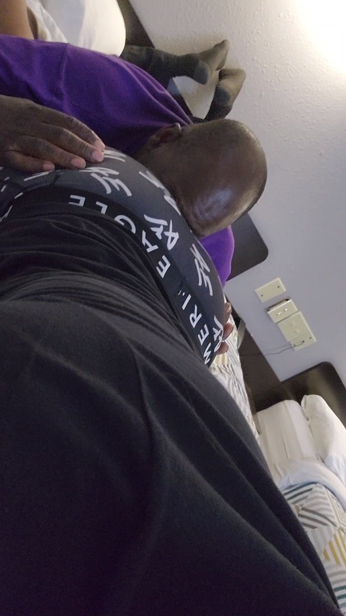OAlots1's tweet photo. I think this piglet is enjoying my gas within the past couple hours that we've been in this motel room.  What do you pigs/piglets think? Btw this room stinks 😬🐷 https://t.co/TizApLtnrx