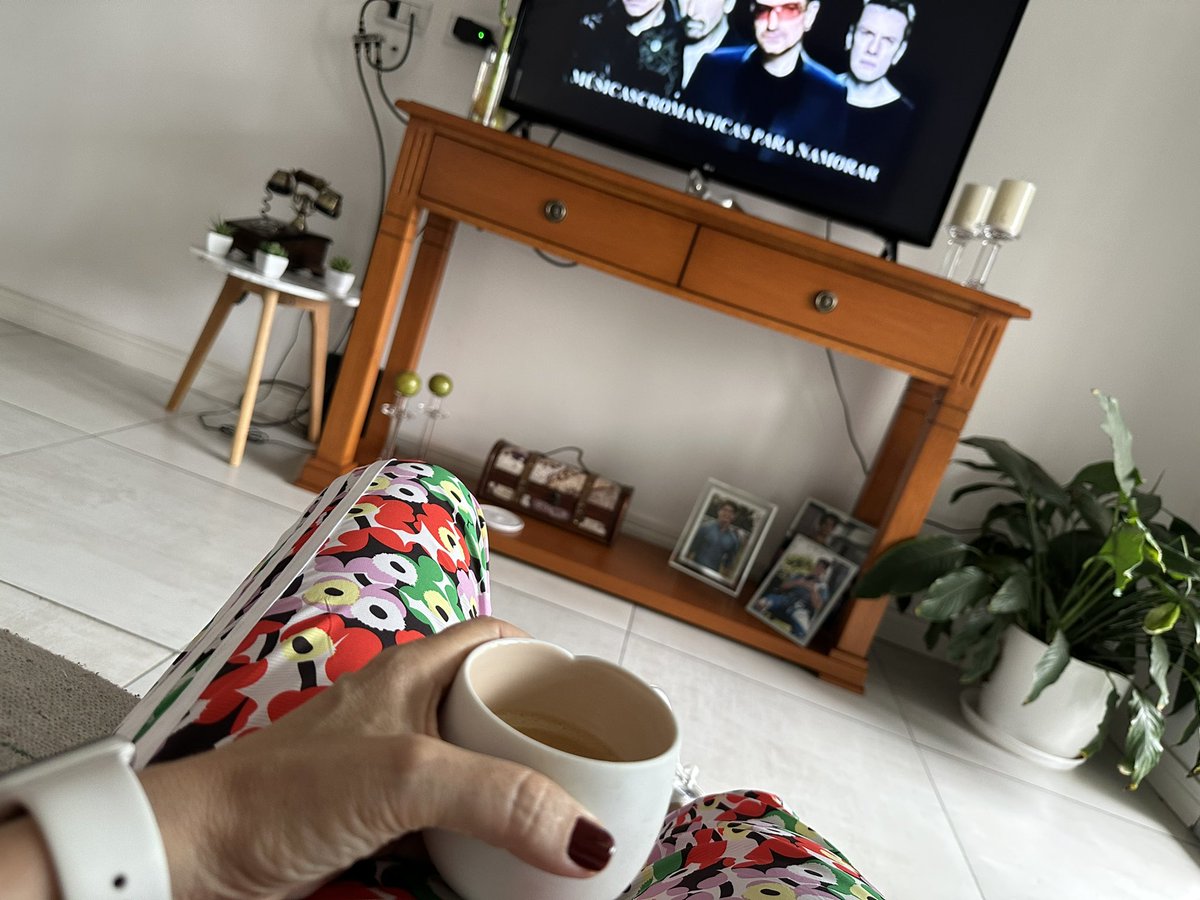 roxymeam's tweet photo. #Domingueando #Hogar #Cafesuli #Música #Paz https://t.co/hH1Emn6FIa