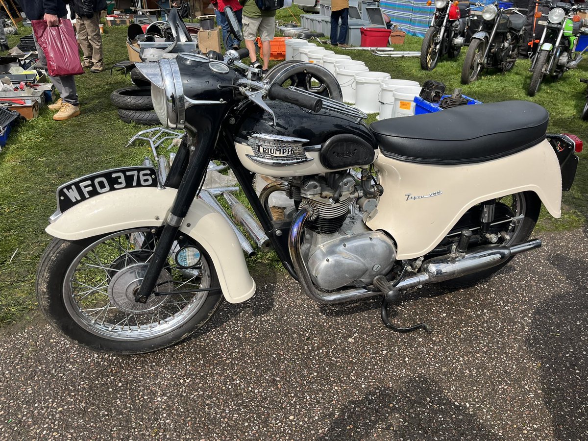 Best of the rest Stafford Show @DaveNunn13 @msproston1965 @ValveGuideBlues @Bultosherpa158  #staffordshow #twostrokes #Triumphbathtub