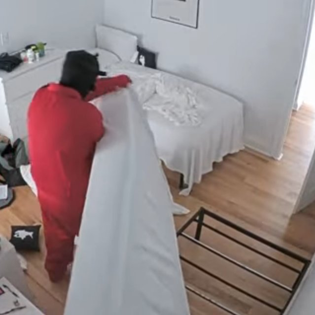 0xZuwu's tweet photo. THEY ARE TAKING DAMIELS BED FOR THE #ASSGATE STUNT

#fishtank #fishtanklive https://t.co/sogJPI0IOR
