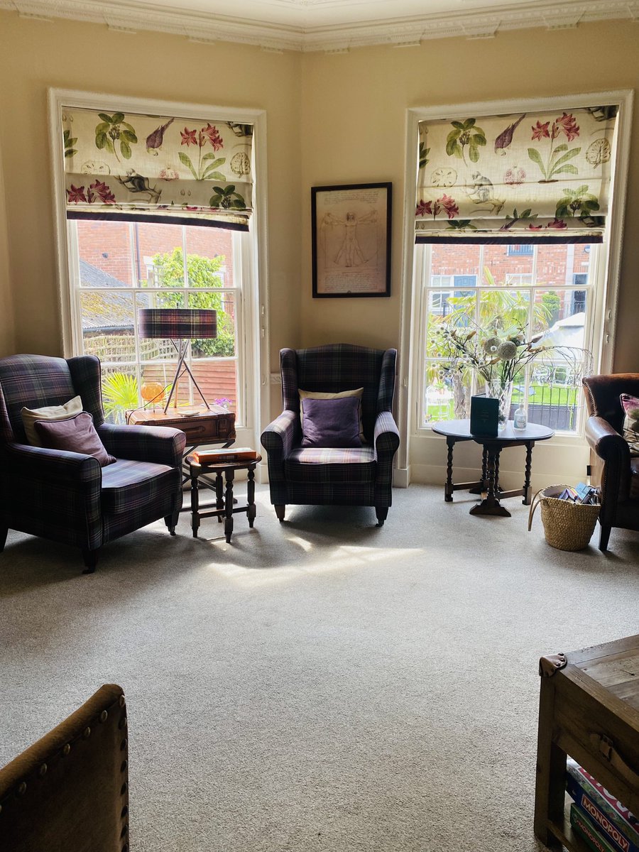 gwenllianew's tweet photo. Highly recommend #DarwinTownhouse in lovely #Shrewsbury - quirky, Darwin-themed #Boutiquehotel, friendly and welcoming staff, very well-stocked #honestybar  and fabulous breakfast! Great choice for our #familycelebration ❤️ https://t.co/Q5g9DWRH7N
