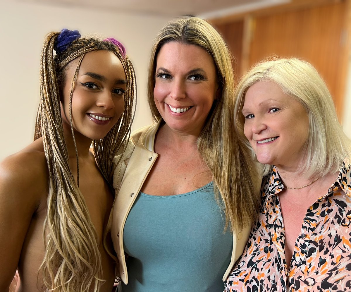 LaceyStarr on Twitter: "A productive day of filthy fun @RedSignStudio