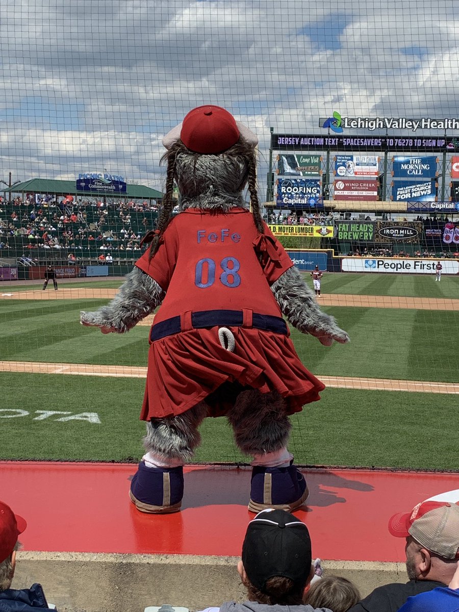 GAMES 3-4: @IronPigs hosting the @WooSox and look at me repping the old @PawSox! Well I have a #WooSox cap 🌞#BringtheEnergy