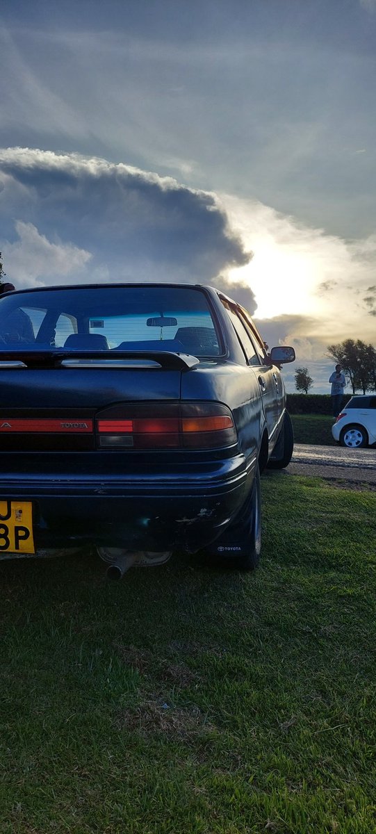 Stan_Subru's tweet photo. Sunset fotongrafa in the house. 😎😎
What's the name of those trees btw?
#SpaceYaMagari
#CorollaNation https://t.co/NUapQjMeDA