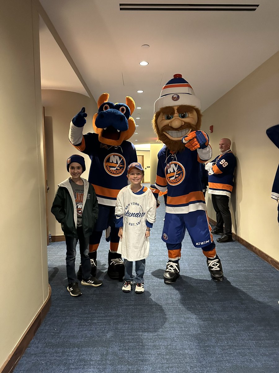 leibella's tweet image. Go #isles #nyisles