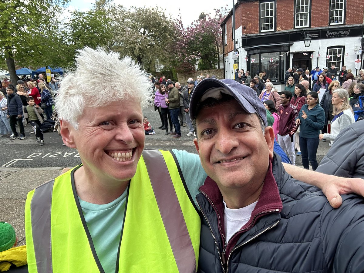 hiteshkkaria's tweet image. 🏴󠁧󠁢󠁥󠁮󠁧󠁿Happy St George’s Day🏴󠁧󠁢󠁥󠁮󠁧󠁿 

A great turnout to celebrate in #Pinner  with great music, food &amp;amp; fun had by all local residents! 

Special thanks to organisers &amp;amp; all contributing including @PinnerAssociat #RotaryClubofPinner 
@MPSPinnerSouth @MPSPinner @PinnerLocal @PinnerBizClub