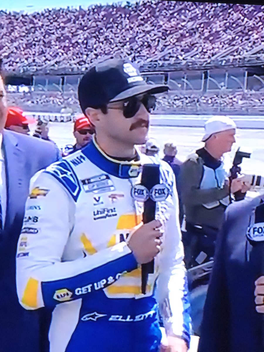 I can't believe they had <a href="/aarontippin/">aarontippin</a> on <a href="/NASCARONFOX/">FOX: NASCAR</a> today! :)